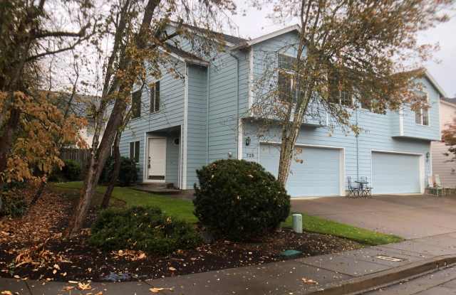 Townhome Near Samaritan Hospital
