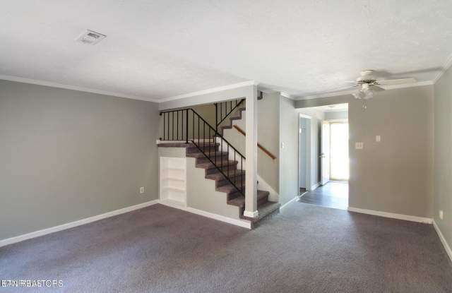 103 Lansdowne Drive unit: 103