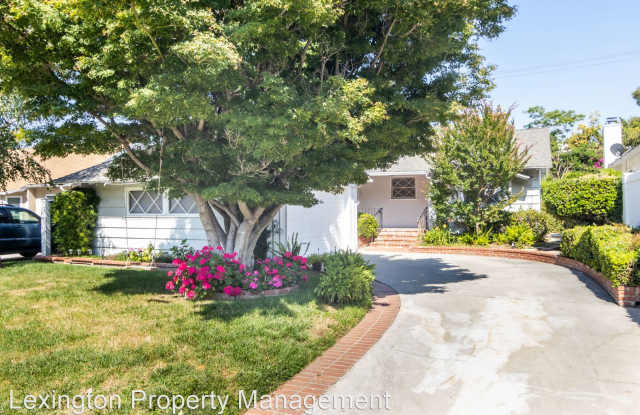 5166 Comercio Ave