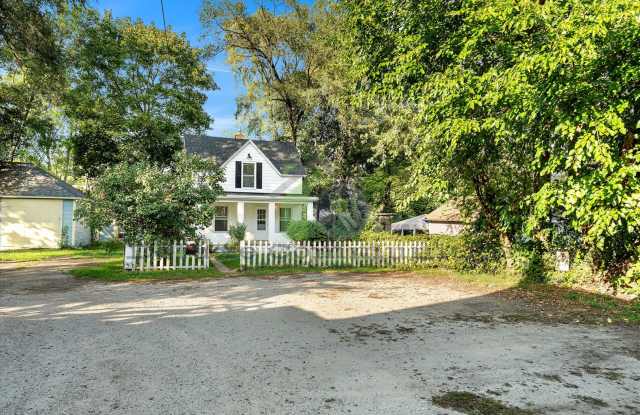 Remodeled 3BR + Flex Room | Steps from Leonard  Minutes to Downtown