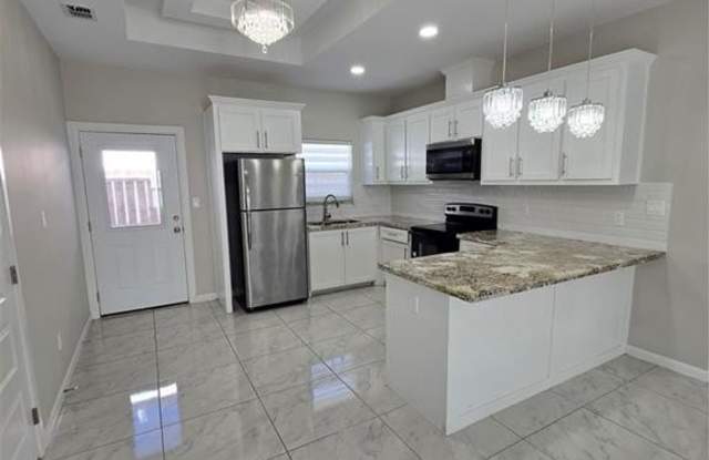 1018 N Woodson Avenue