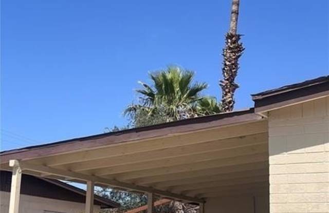 1600 E Nelson Avenue