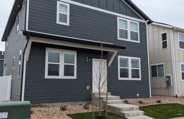 1271 E 1750 N