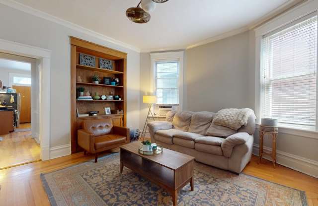 2631 N Sheffield Avenue