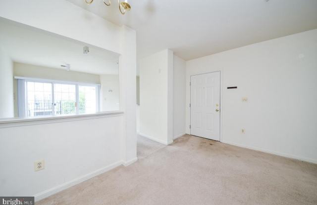 1537 NORTHERN NECK DR #201