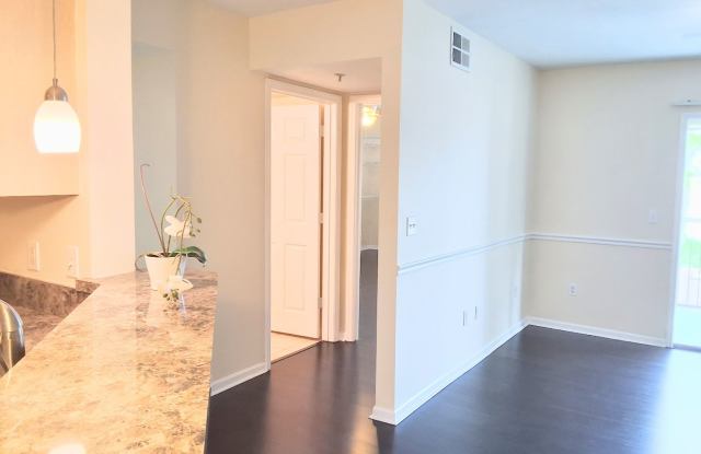 Photo of Gorgeous Wood Floors 1/1 condo for RENT @The Crest close to UCF