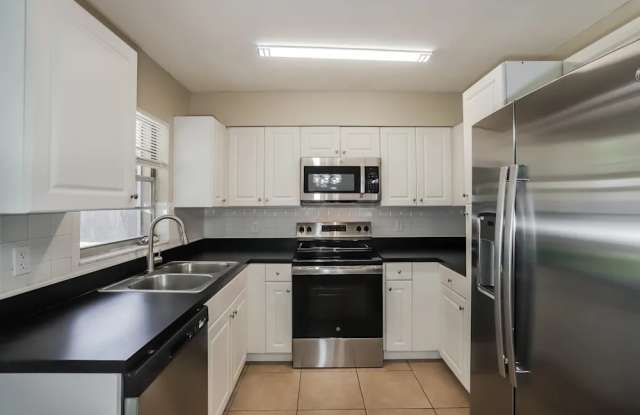 2144 Hawthorne Street