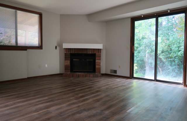 4733 Circle Shore Drive Southeast