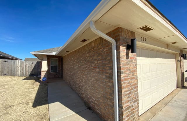 739 SW 13th St - 739 SW 13th St, Moore, OK 73160