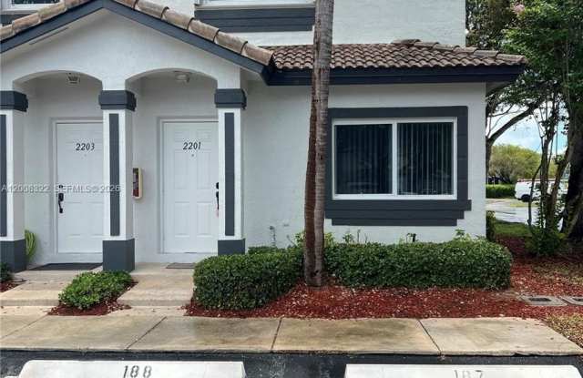 2201 SE 24th Pl