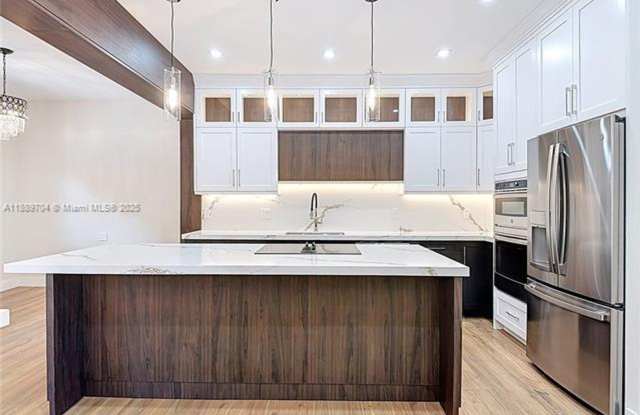 9700 SW 136th St MIAMI, FL 33176