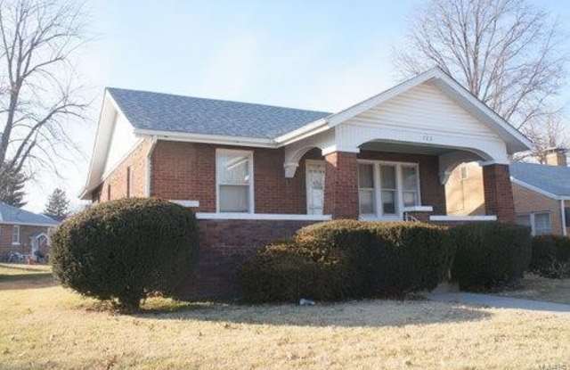 723 South LINCOLN Street