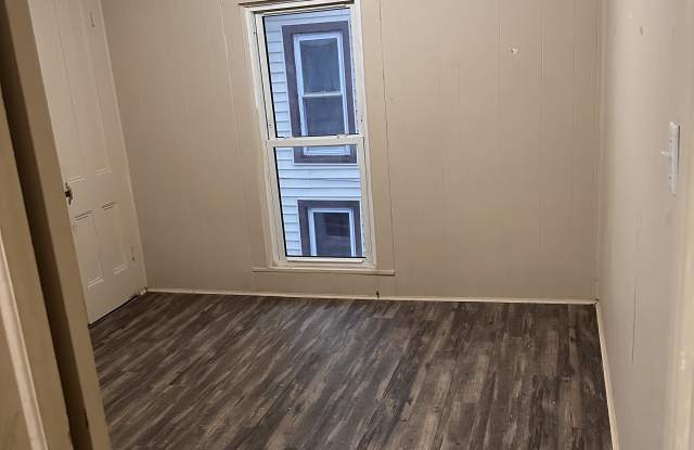 Photo of 421 Balsam St