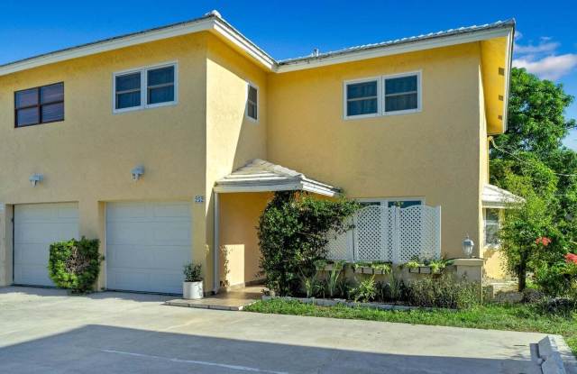 252 SW 6th Street - 252 Southwest 6th Street, Boca Raton, FL 33432