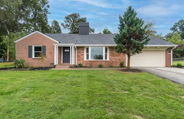 Newly renovated 4 Bedroom 3 Bathroom Home in Greeneville, TN