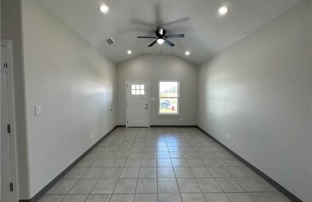 2421 Summit Road unit: A