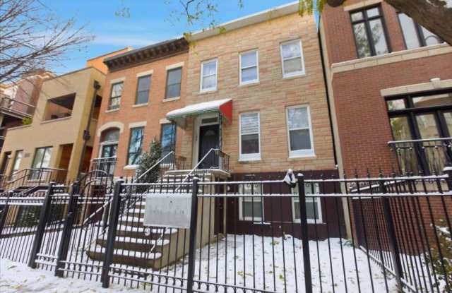 Photo of 1638 W Warren