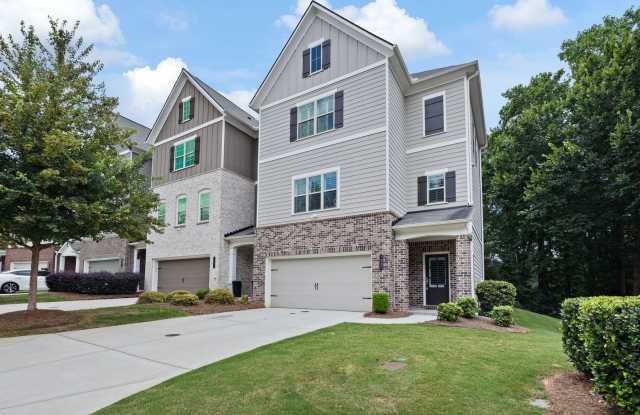Stunning  Spacious Downtown Kennesaw Townhome 3 Bed 3.5 Bath w/2 Car Garage!