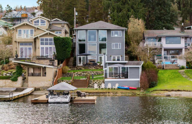 4Bd/4.75Ba Bellevue Home