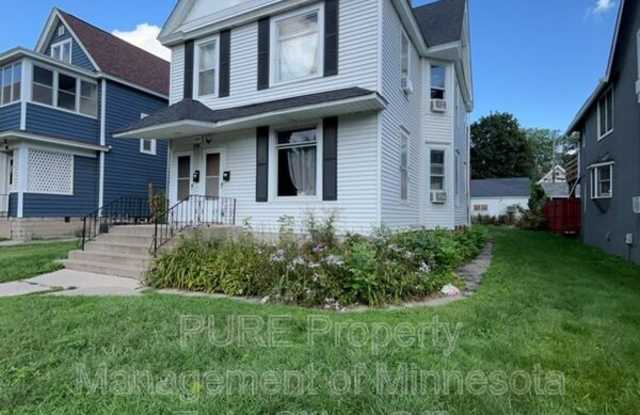 Photo of 1947 Fillmore St NE