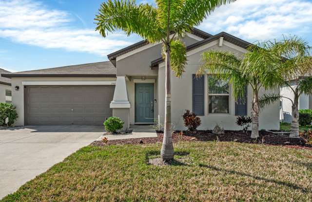 Modern 3-Bedroom Home with Pond View, Fenced Yard, and Resort-Style Amenities – Available for Lease!
