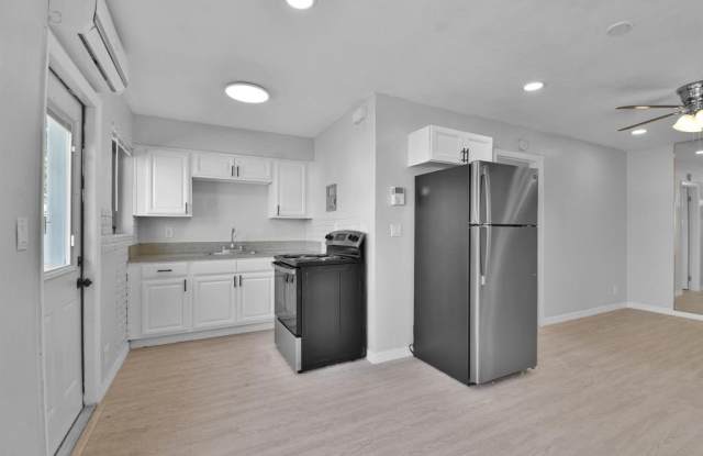 Photo of 6101 NW 9th Ct