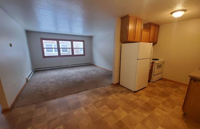 Charming Cottage Feel 1 & 2 Bedrooms!