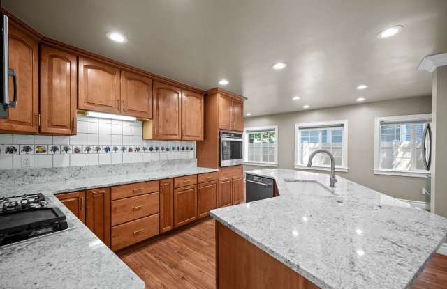Beautiful Audubon 5 Bedroom Home! - Available now!