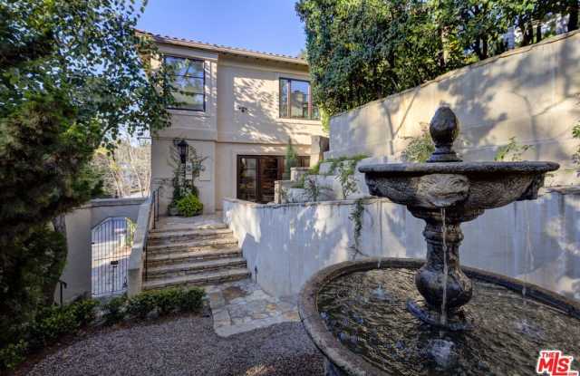 2880 NICHOLS CANYON RD