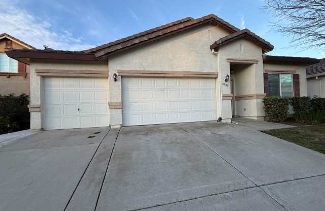 Photo of Delightfully Spacious Home!