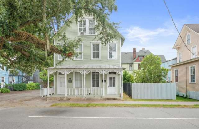 Photo of Restored Victorian Duplex | 3BR/2BA in Downtown Savannah Near Forsyth Park | MOVE IN TODAY  ENJOY 2 WEEKS FREE!!!
