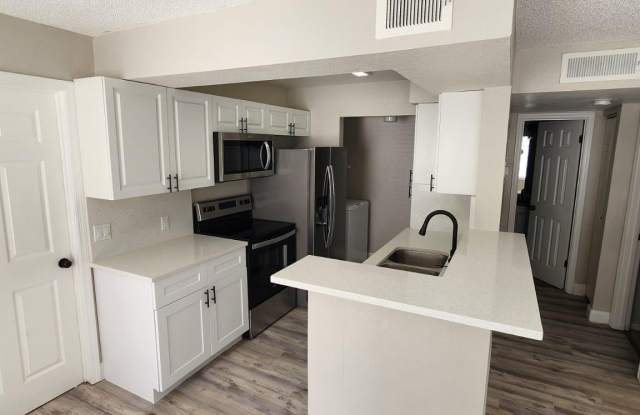 1015 S HIAWASSEE ROAD