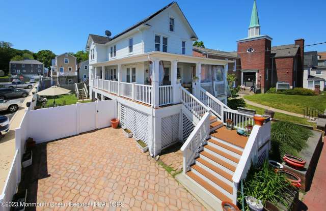 179 Bay Avenue