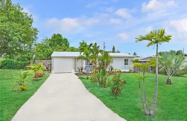 2515 Northeast Letitia Street