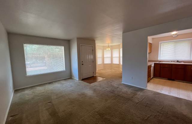 3015 N. Maple Grove,