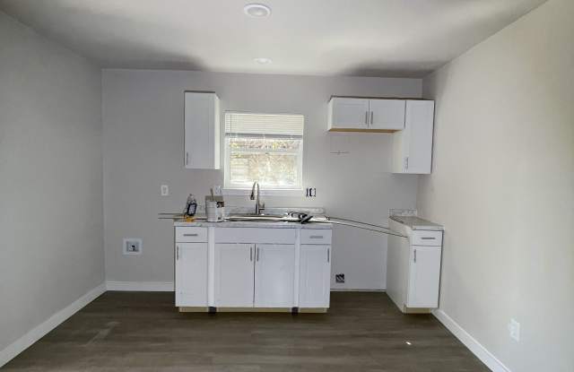 521 W Blair St