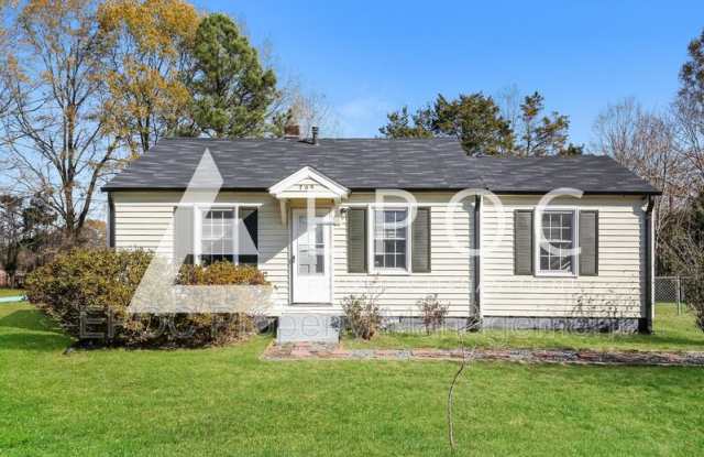 709 Lakeside Ave