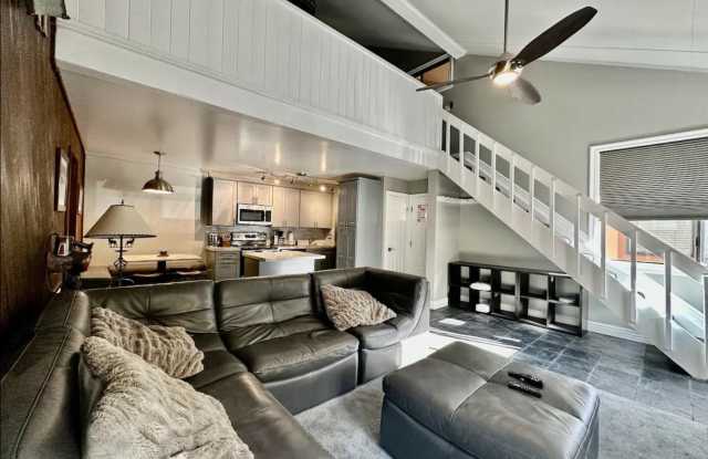 Stylish 2-Bed + Loft Mountain Condo in San Sierra – Winter Seasonal Rental ❄️
