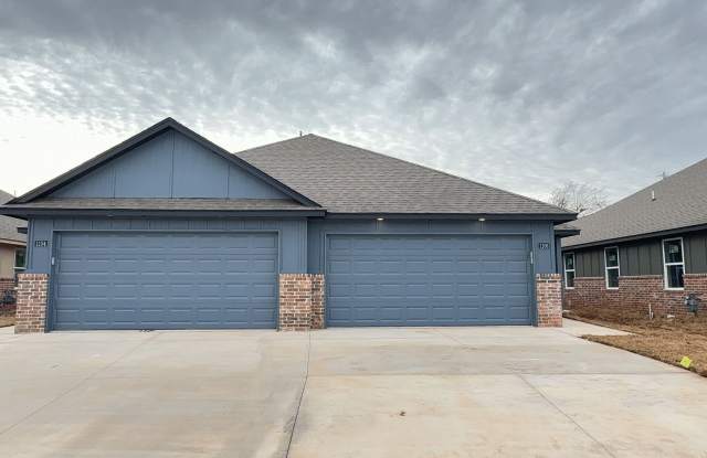 Welcome to Brand New Masonwood featuring this 3 Bedroom 2 Bath 2 Car Garage Duplex in a Great location close to the Broadway Extension and only 8 minutes from downtown OKC