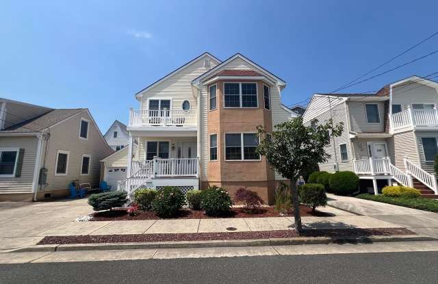 108 N Argyle Ave
