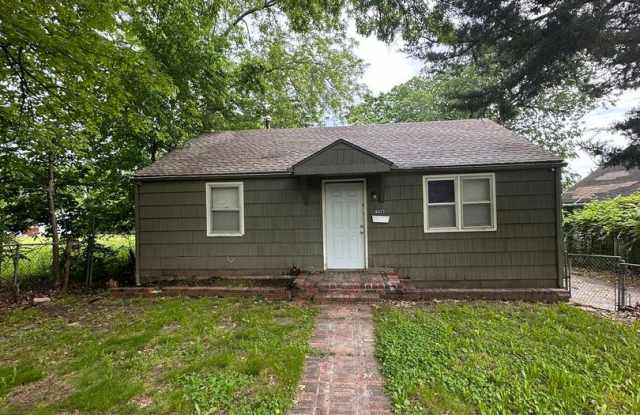 Photo of 3bedrooms 1 full bathroom.