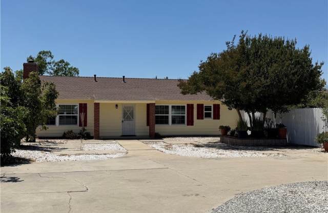 1447 S Valley Center