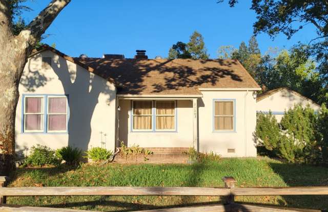 2828 Hilldale Road