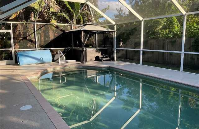 6715 Willow Lake Circle