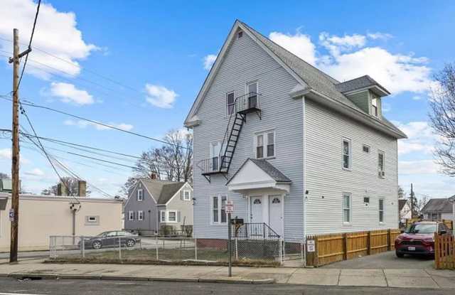 Photo of 471 Smithfield Avenue - 2