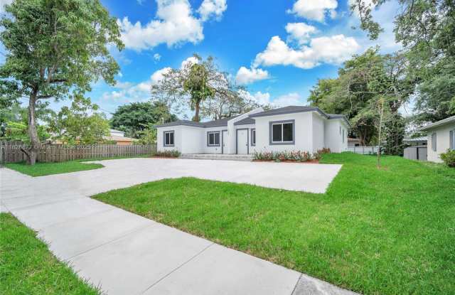 2448 Nw 42nd St
