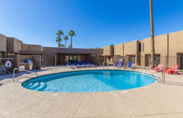 Photo of 6050 West Oregon Avenue