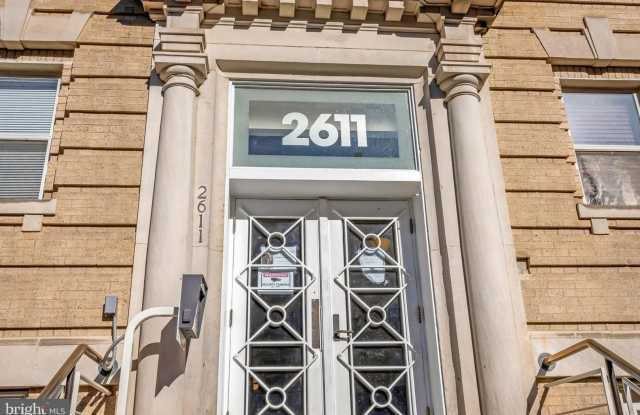 Sunny 1 bedroom/1 bath in Adams Morgan!