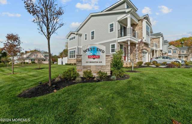 221 Brighton Avenue unit: 302