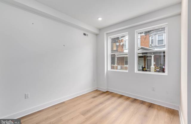 1222 W SILVER Street unit: 1